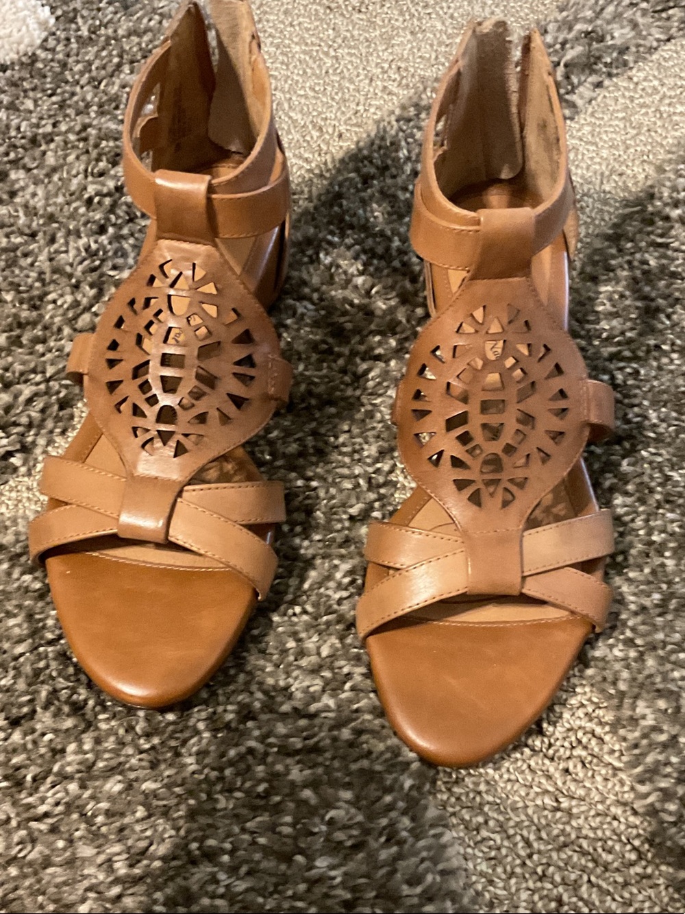 Sofft Women's Tan Laser-Cut Leather Sandals